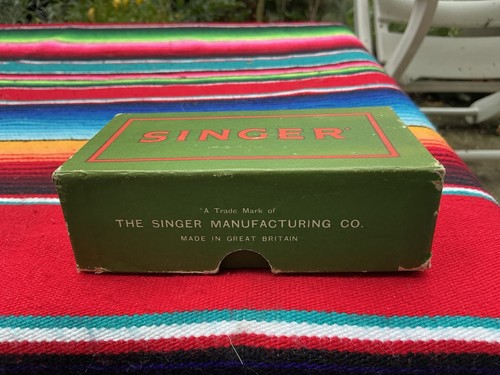 Vtg singer sewing machine - singer,