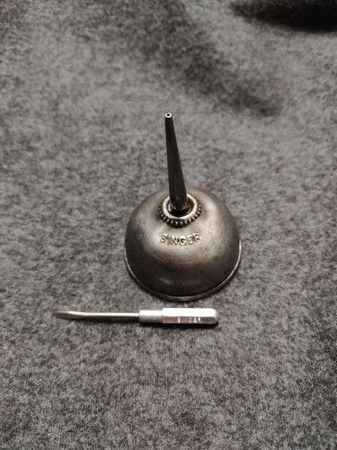 Vintage metal singer oil - vintage,