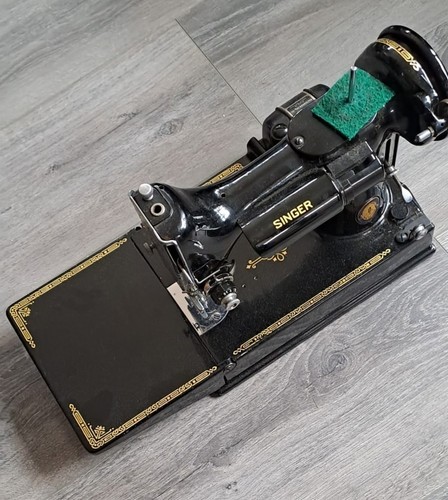 Vintage singer featherweight - singer,