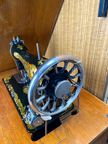 Singer model treadle - model, 15