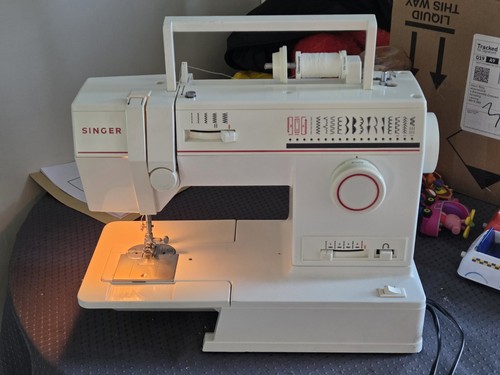 Singer sewing machine 9020 - singer,