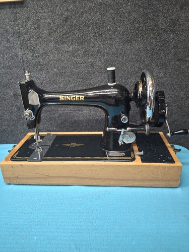 Vintage singer old hand - old,