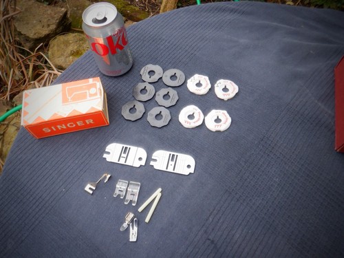 Lot singer sewing machine - of,