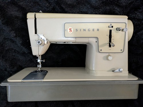 Singer 449 sewing machine - 449,