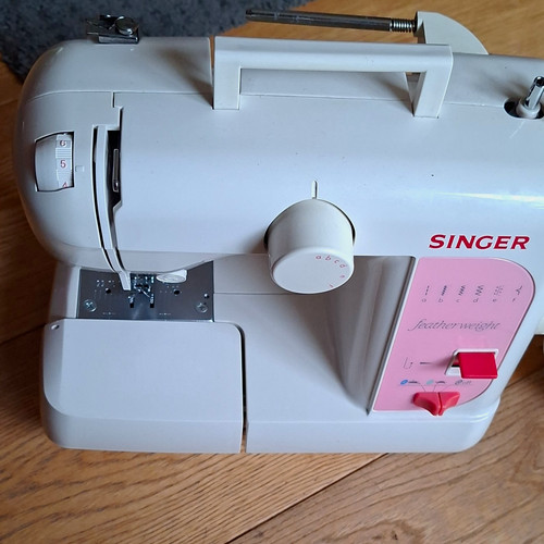 Singer featherweight portable - singer,