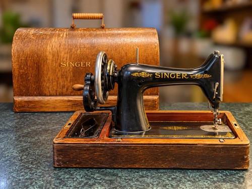 Vintage singer 99 hand - no.,