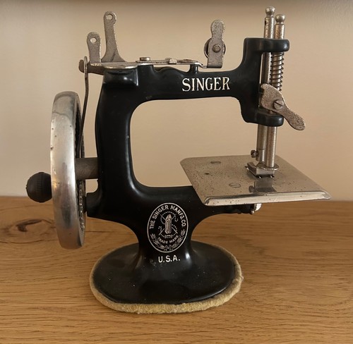 Antique singer model 20 - no.,