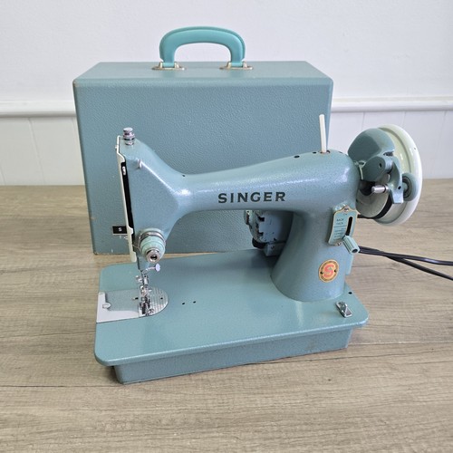 Singer 274 mini sewing machine - 274,