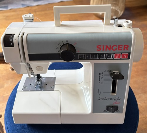 Singer model 324 featherweight - model,