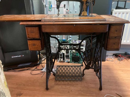 Antique singer sewing machine - singer,