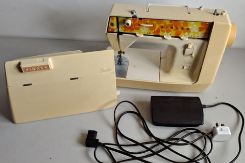 Vintage 1970s singer starlet - vintage,