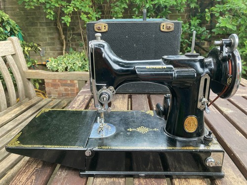 Rare vintage 1934 - 1934, singer