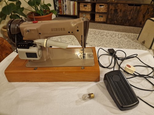 Vintage singer sewing machine - singer,