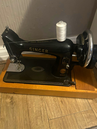 Singer mechanical hand crank - mechanical,