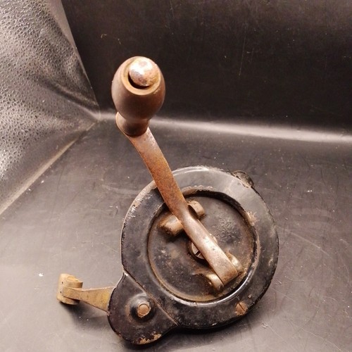Singer sewing machine - , winding
