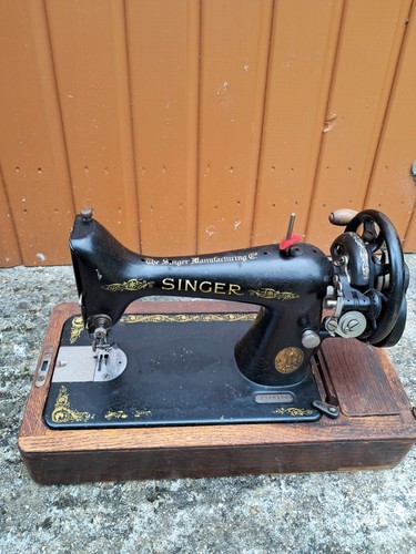 Vintage hand crank singer - hand,