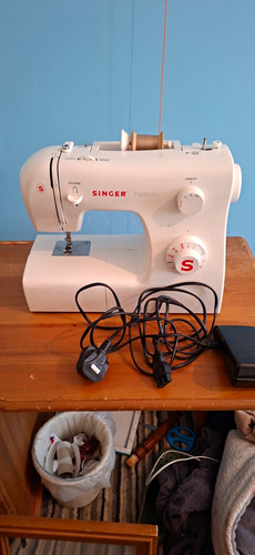 Singer tradition 2250 - singer,