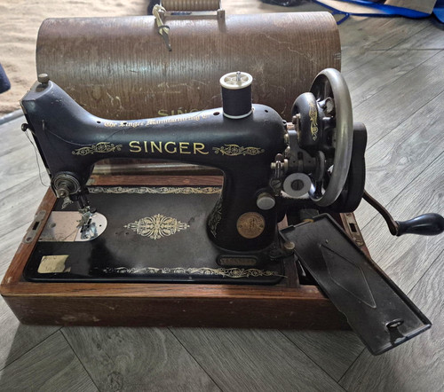 Singer mechanical hand crank - singer,