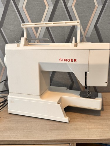 Singer sewing machine 9020 - singer,